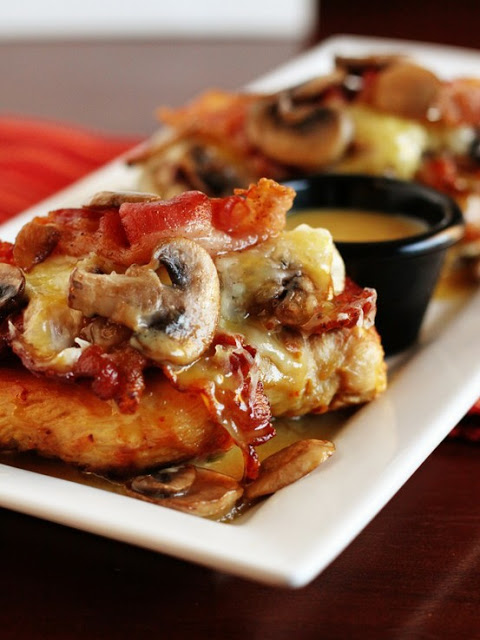 Chicken breasts with cheese, bacon and mushrooms