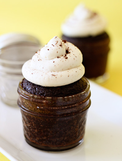 COFFEE-SCENTED CHOCOLATE CAKE WITH VANILLA COFFEE BUTTERCREAM